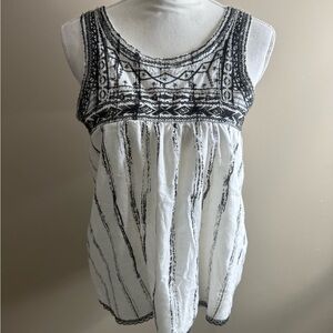 Verty black and White Embroidered Top size small
